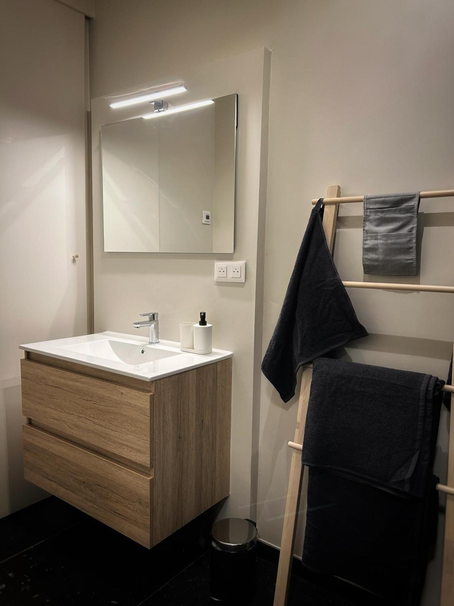 Suite Luxueuse Aux Guillemins Liegi Esterno foto